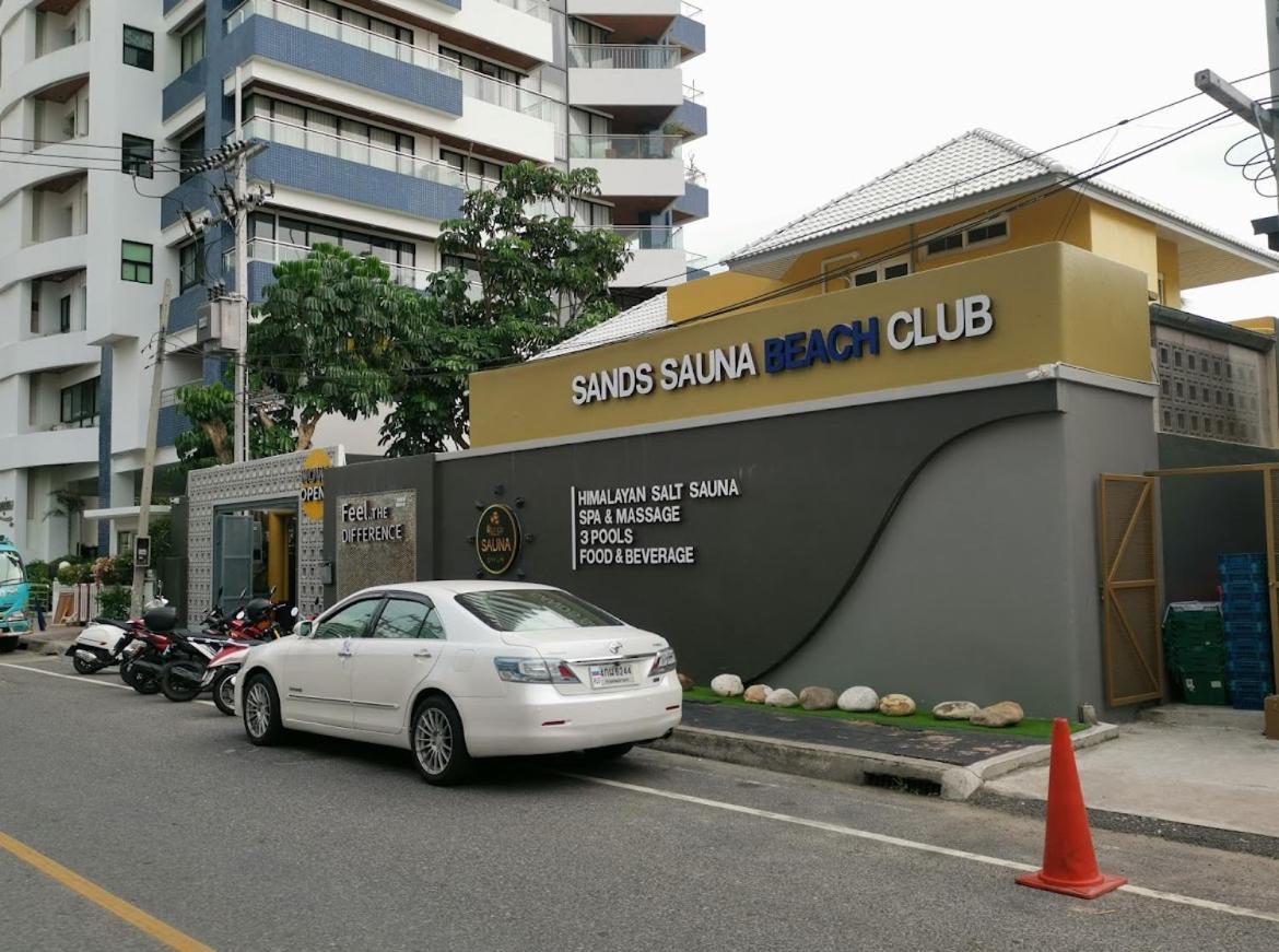 Retro Guesthouse Pattaya Exterior photo